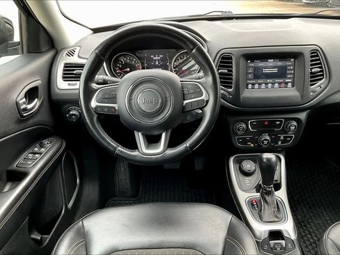 Used 2019 Jeep Compass Latitude w/ Cold Weather Group image 5