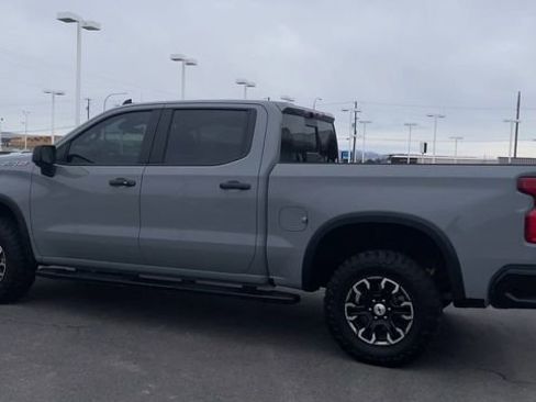 Used 2024 Chevrolet Silverado 1500 ZR2 w/ Technology Package image 7