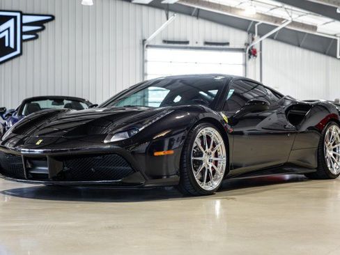 Used 2019 Ferrari 488 GTB RWD image 2