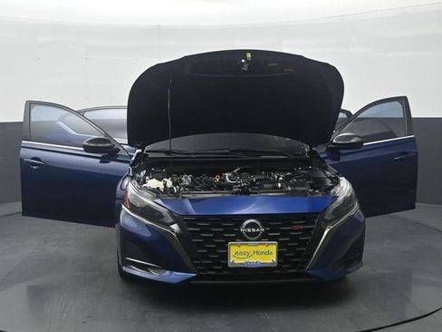 Used 2024 Nissan Altima 2.5 SR FWD image 36