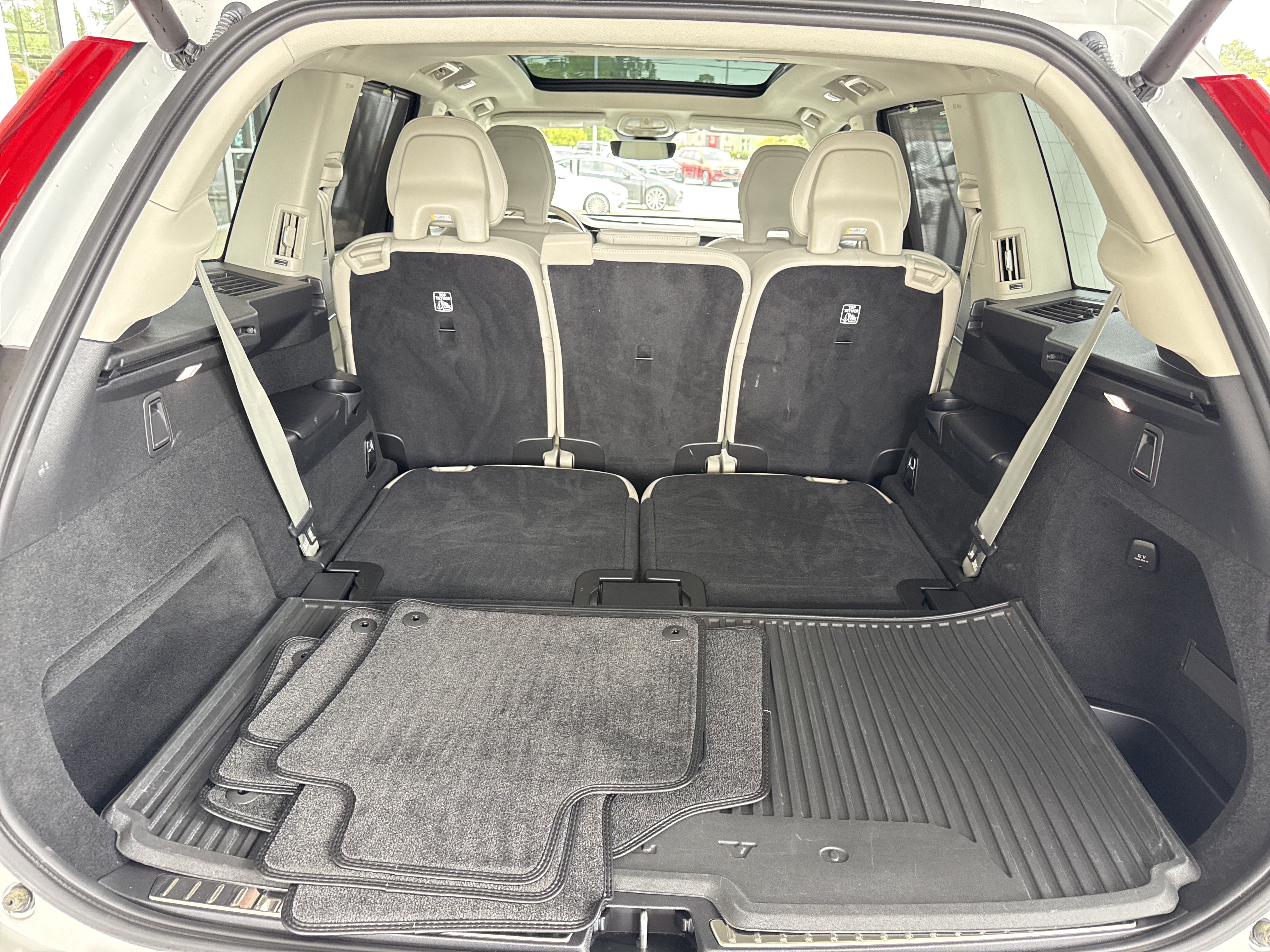 Used 2025 Volvo XC90 B6 Ultra w/ Protection Package AWD/4WD image 11