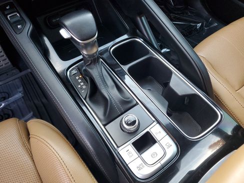 Certified 2022 Kia Telluride SX w/ Towing Package image 26