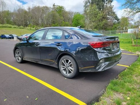 Certified 2023 Kia Forte LXS w/ LXS Technology Package FWD image 4