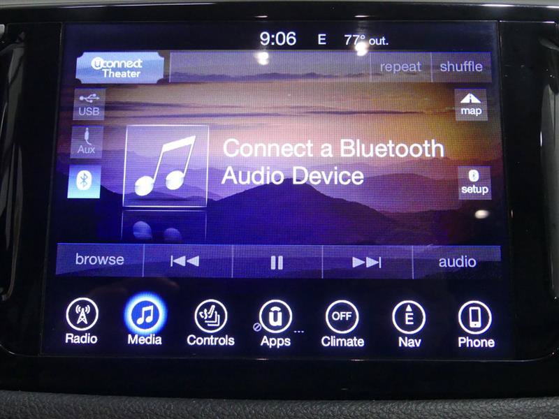 Used 2017 Chrysler Pacifica Limited w/ UConnect Theater Package FWD image 40