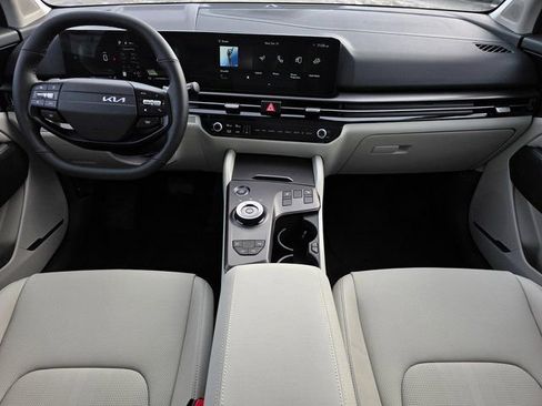 New 2026 Kia Sportage EX image 24