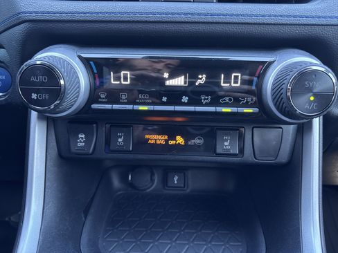 Used 2020 Toyota RAV4 XSE image 21