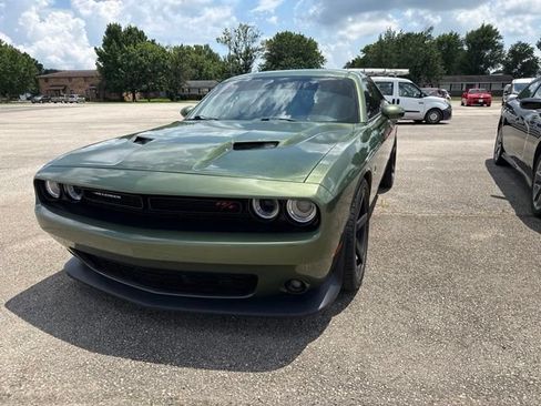 Used 2018 Dodge Challenger R/T Scat Pack RWD image 4
