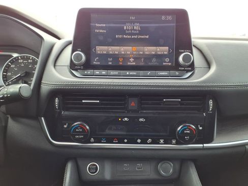 Used 2021 Nissan Rogue SL image 18