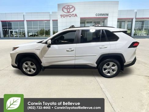 Used 2019 Toyota RAV4 XLE image 5