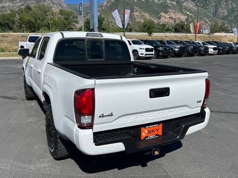 Used 2022 Toyota Tacoma SR AWD/4WD image 10