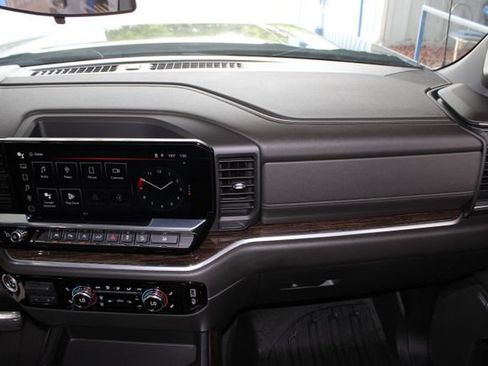 Used 2022 GMC Sierra 1500 Elevation w/ Elevation Premium Package AWD/4WD image 28