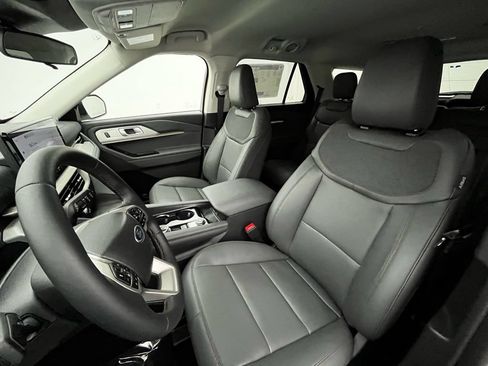 Used 2026 Ford Explorer Active w/ Active Comfort Package AWD/4WD image 18
