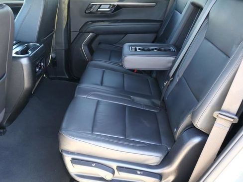 Used 2025 Chevrolet Tahoe Z71 AWD/4WD image 20