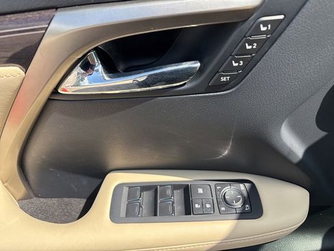 Used 2022 Lexus RX 350L Luxury w/ Accessory Package (Z1) FWD image 12