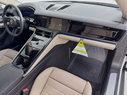 New 2026 Porsche Panamera image 30