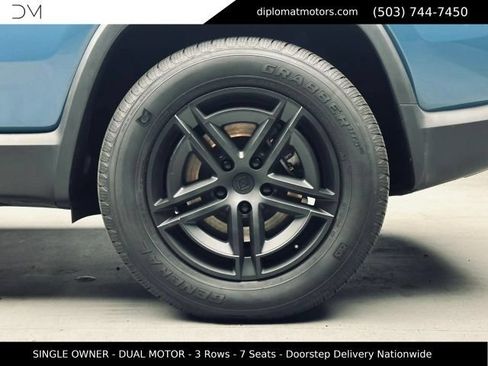 Used 2025 Rivian R1S Adventure AWD/4WD image 45