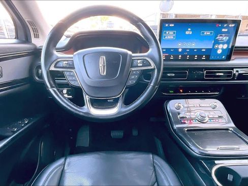 Used 2022 Lincoln Nautilus Reserve w/ Monochromatic Package image 5