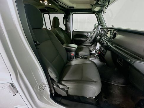 Used 2023 Jeep Wrangler Unlimited AWD/4WD image 29