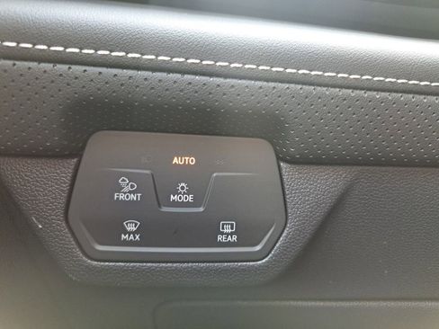 New 2026 Volkswagen Atlas SE image 15