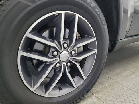 Used 2018 Jeep Grand Cherokee Limited w/ Trailer Tow Group IV image 31