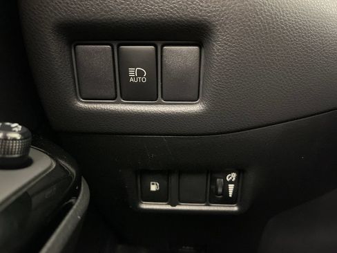 Certified 2019 Toyota C-HR XLE FWD image 28