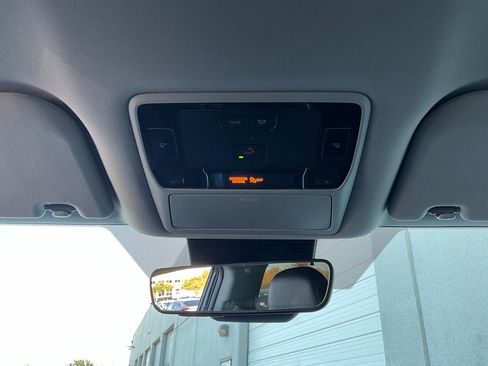 Used 2025 Toyota Grand Highlander FWD image 17