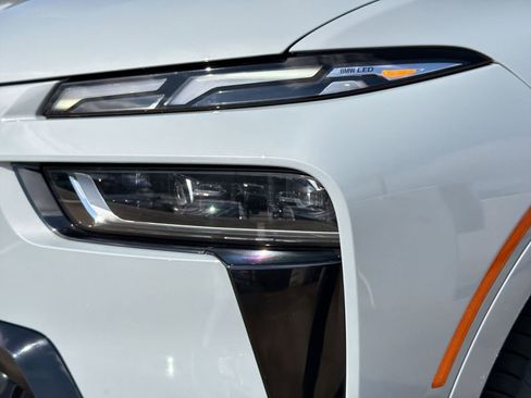 Used 2025 BMW X7 xDrive40i w/ M Sport Package image 11