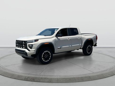 Used 2026 GMC Canyon AT4 AWD/4WD image 4