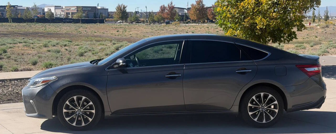 Used 2018 Toyota Avalon XLE FWD image 4