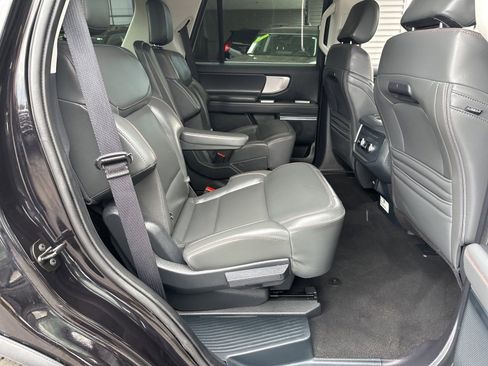 Certified 2025 Ford Expedition Active image 13