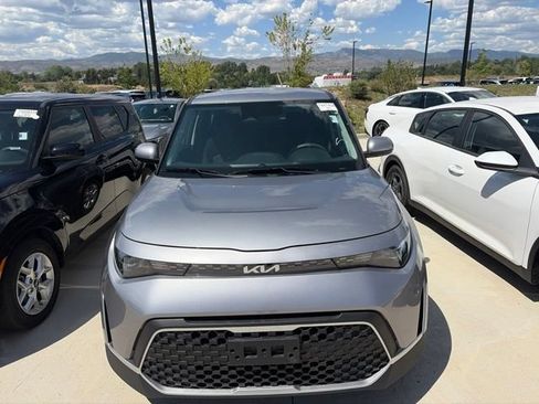 Certified 2025 Kia Soul LX w/ LX Technology Package FWD image 1