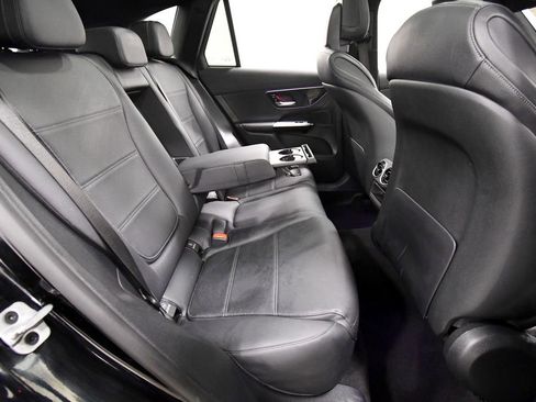 Used 2023 Mercedes-Benz GLC 300 4MATIC image 18