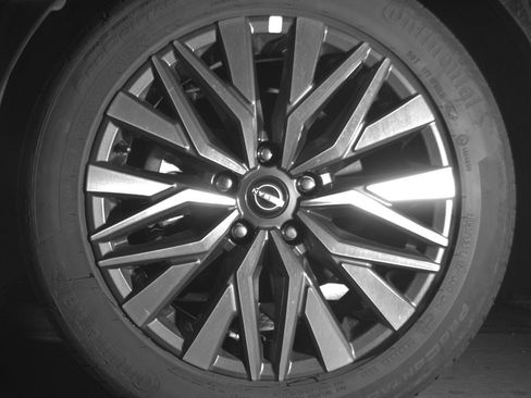 Used 2025 Nissan Altima 2.5 SV image 12