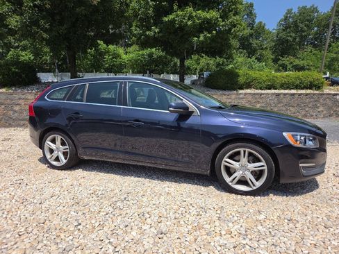 Used 2016 Volvo V60 T5 Premier AWD/4WD image 7