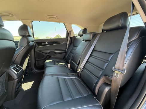 Used 2018 Kia Sorento EX image 13