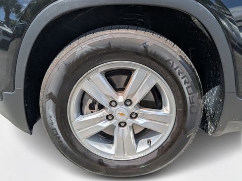 Used 2020 Chevrolet Trax LT w/ LT Convenience Package image 9