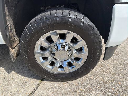 Used 2016 GMC Sierra 2500 Denali w/ Suspension Package, Off-Road AWD/4WD image 22