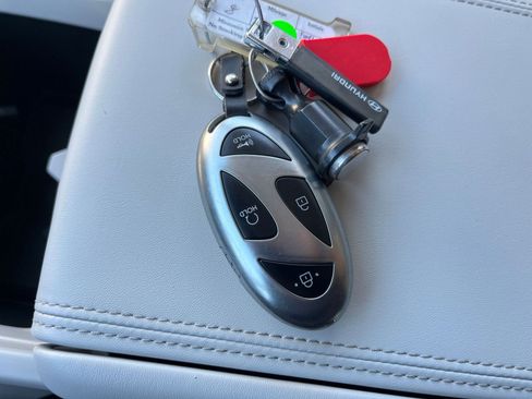 Used 2025 Hyundai Santa Fe SEL image 21