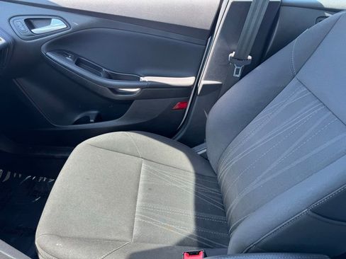 Used 2016 Ford Focus SE FWD image 21