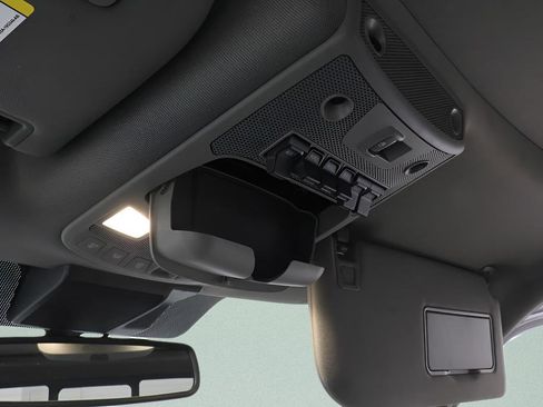 Used 2021 Ford F250 Lariat w/ Tremor Off-Road Package image 17