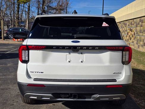 New 2026 Ford Explorer Active w/ Active Comfort Package image 10