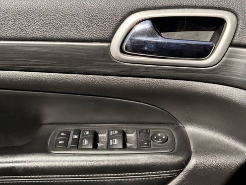 Used 2019 Jeep Grand Cherokee Altitude RWD image 22