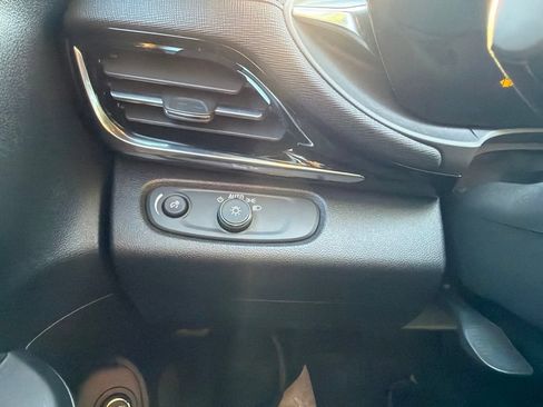 Used 2024 Buick Envista Sport Touring w/ Convenience I Package FWD image 17