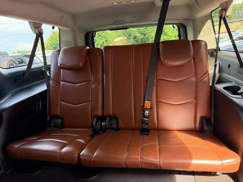 Used 2018 Cadillac Escalade ESV Luxury RWD image 20