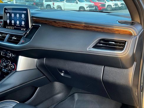 Used 2021 Chevrolet Tahoe Premier AWD/4WD image 16