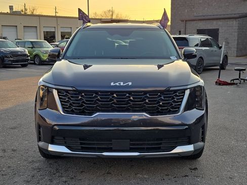 Used 2025 Kia Sorento S image 2