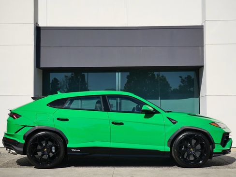 Used 2024 Lamborghini Urus Performante image 2