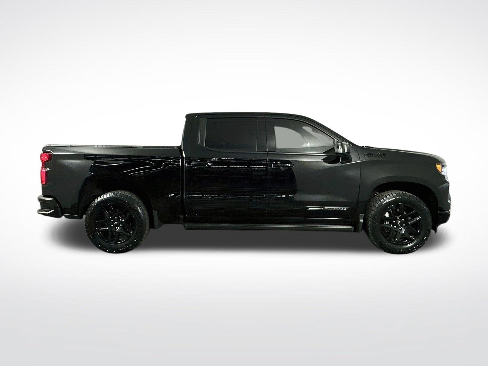 Used 2024 Chevrolet Silverado 1500 High Country w/ Midnight Edition AWD/4WD image 9