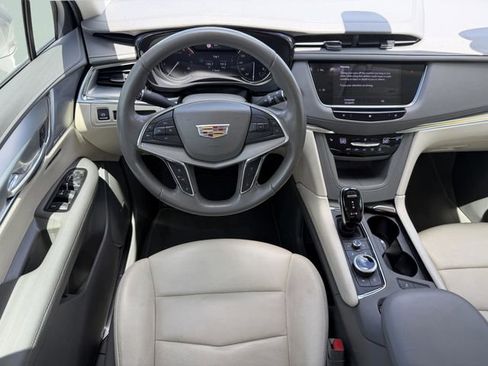 Used 2020 Cadillac XT5 Premium Luxury FWD image 17