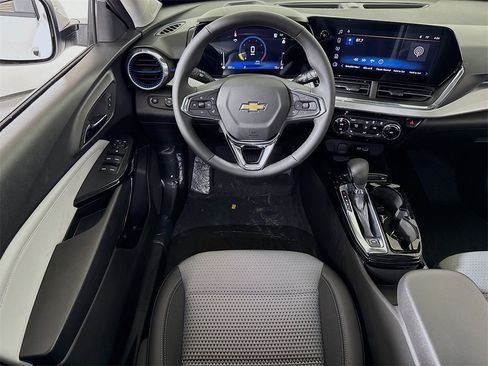 New 2026 Chevrolet Trax LT w/ Sunroof Package image 14